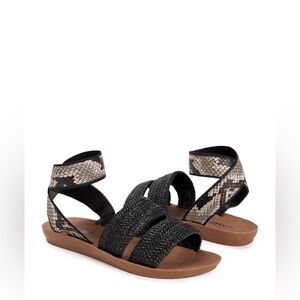 Muk Luks About Me Snakeskin Sandals NWOT